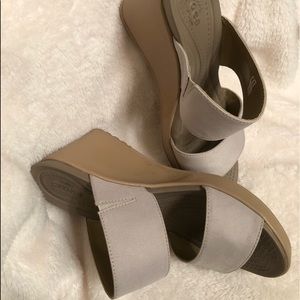 Crocs Women’s Leigh ll Wedge